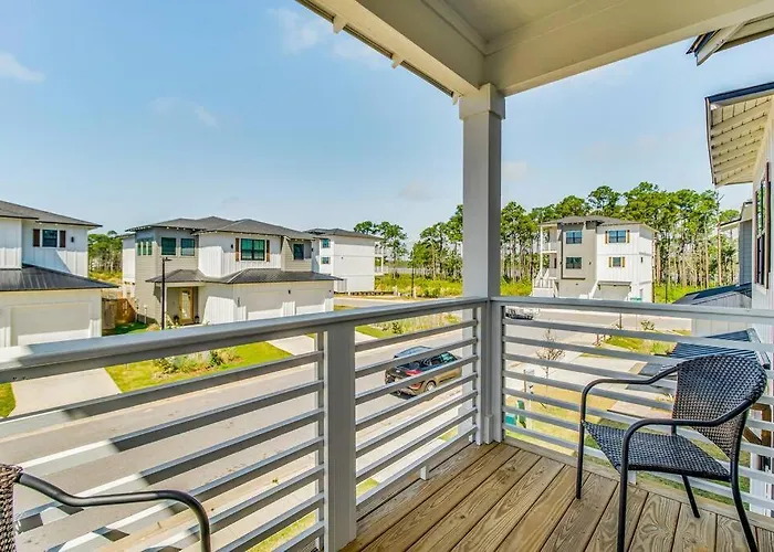 Modern Luxury 4br Pool Bay Access Outdoor Dining Pensacola