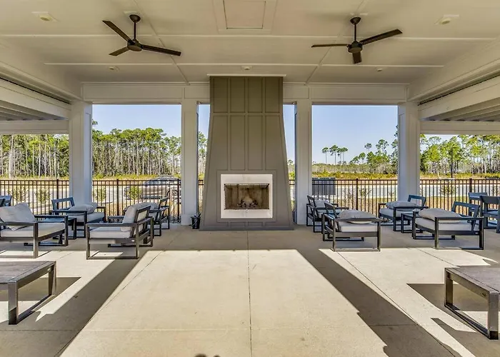 Modern Luxury 4br Pool Bay Access Outdoor Dining